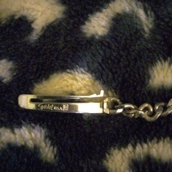 Jewelry - Picture 3 of 3